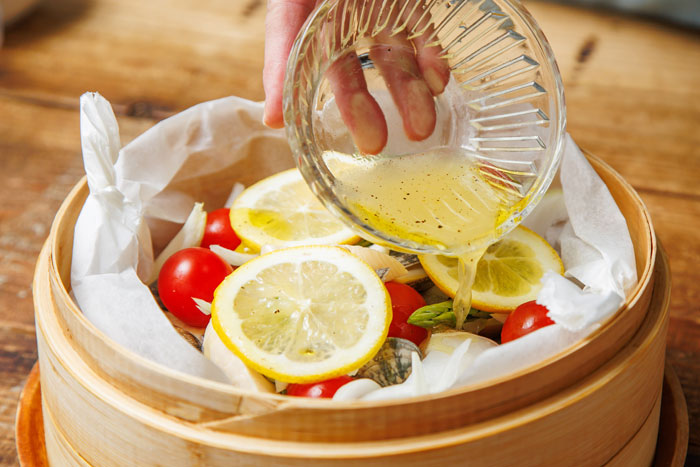 旨みがぎゅっ。簡単せいろレシピ「春野菜と魚介のアクアパッツァ」_画像12