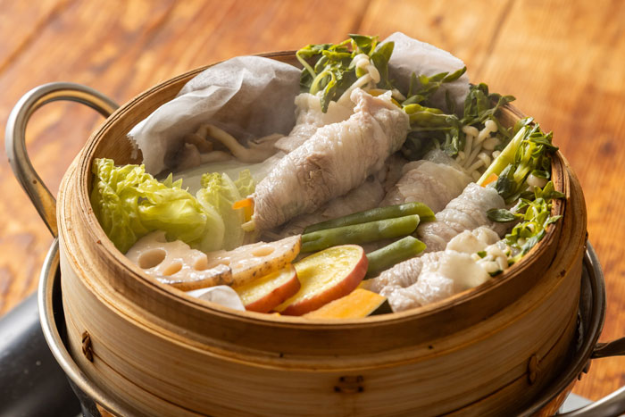 野菜たっぷり！4種のタレも。「肉巻き野菜のせいろ蒸し」レシピ_画像02