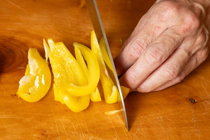 野菜たっぷり！4種のタレも。「肉巻き野菜のせいろ蒸し」レシピ_画像05