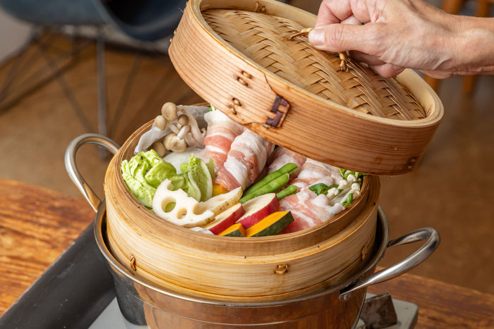 野菜たっぷり！4種のタレも。「肉巻き野菜のせいろ蒸し」レシピ_画像06