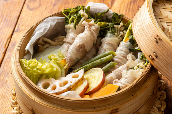 野菜たっぷり！4種のタレも。「肉巻き野菜のせいろ蒸し」レシピ_画像06