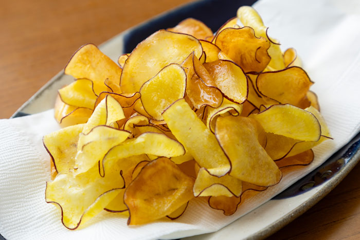 パリパリ食感がクセになる！「さつまいもチップス」_画像02