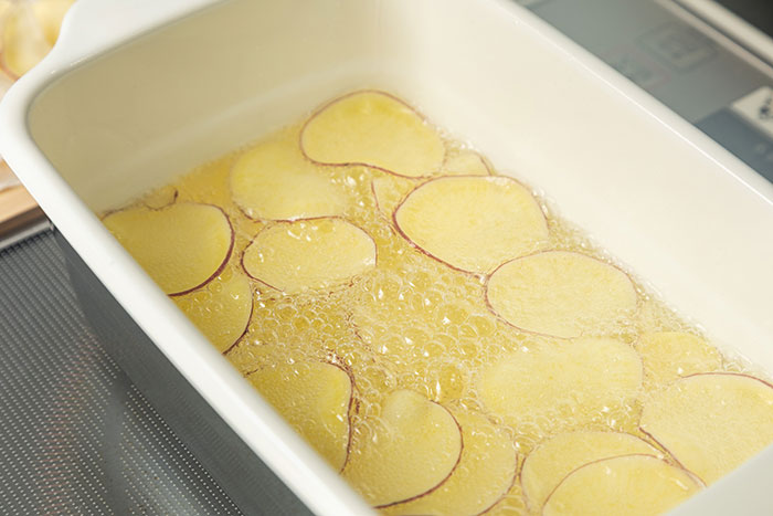 パリパリ食感がクセになる！「さつまいもチップス」_画像04