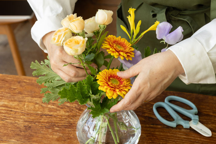 【初心者向け】花屋さん直伝！「花束の飾り方と長持ちさせるコツ」_画像12