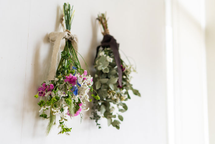 【初心者向け】花屋さん直伝！「花束の飾り方と長持ちさせるコツ」_画像02