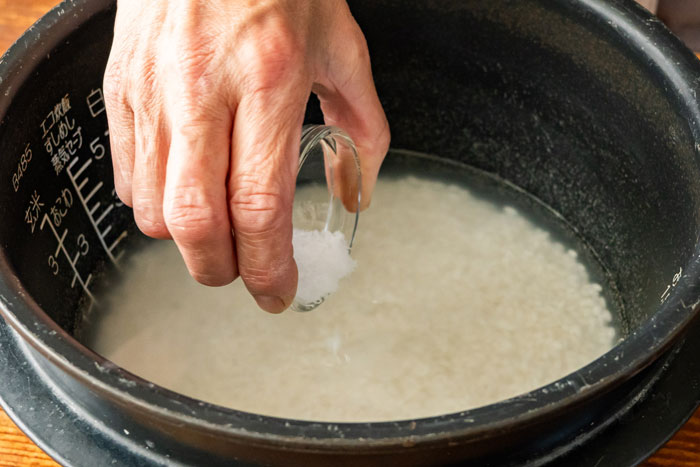 やさしい塩味で栗の甘みを引き立てる。基本の「栗ごはん」レシピ_画像04