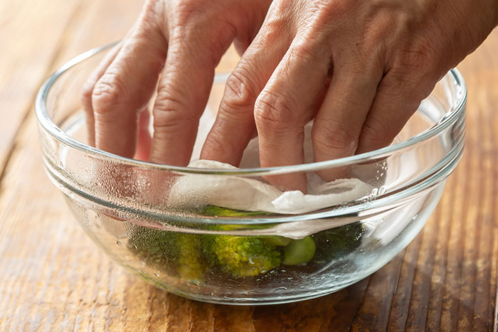 ブロッコリーを味わい尽くす！5分で完成「おかかチーズ和え」と、茎がおいしい「本格ナムル」_画像06