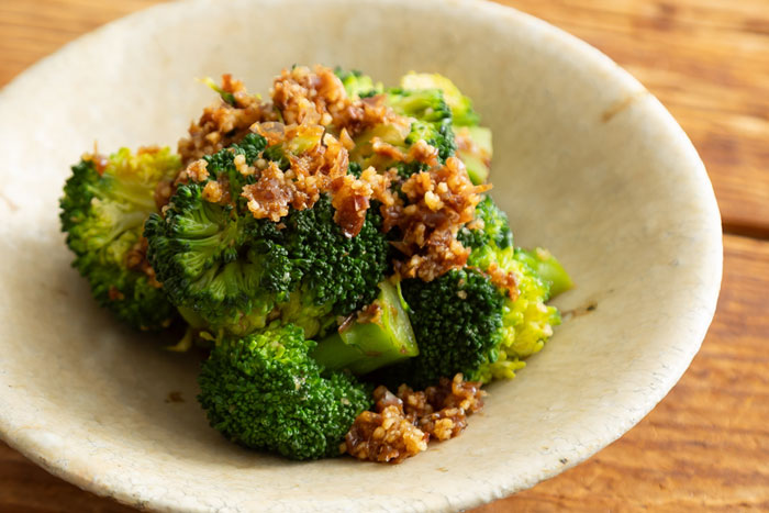 ブロッコリーを味わい尽くす！5分で完成「おかかチーズ和え」と、茎がおいしい「本格ナムル」_画像06
