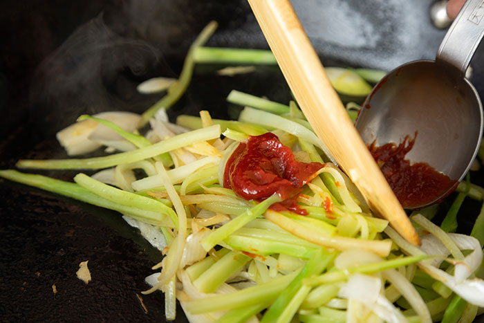 ブロッコリーを味わい尽くす！5分で完成「おかかチーズ和え」と、茎がおいしい「本格ナムル」_画像06