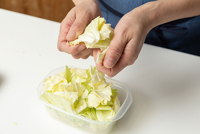 朝ラク！レンジでお弁当おかず「さば缶とキャベツのレンジ蒸し」レシピ_画像04