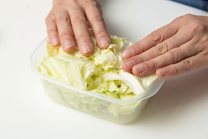 朝ラク！レンジでお弁当おかず「さば缶とキャベツのレンジ蒸し」レシピ_画像04