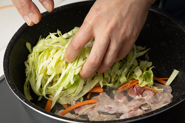 朝ラク!レンジでお弁当おかず「さば缶とキャベツのレンジ蒸し」レシピ_画像04