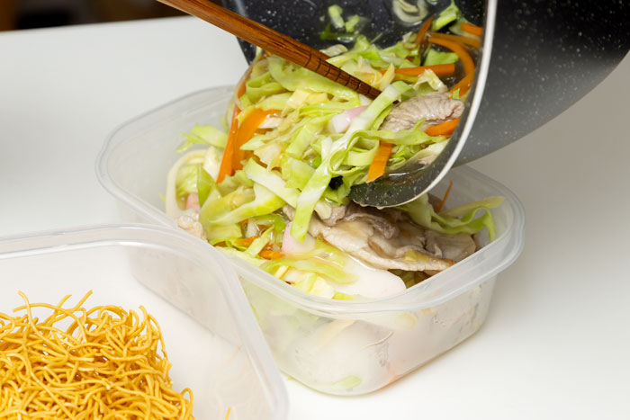 朝ラク!レンジでお弁当おかず「さば缶とキャベツのレンジ蒸し」レシピ_画像04