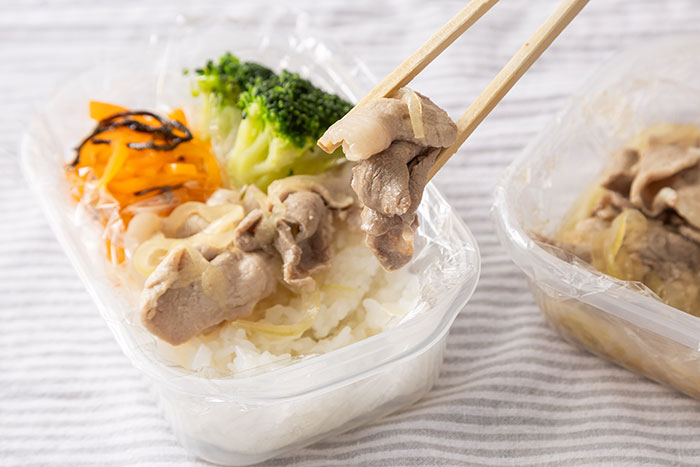10分で完成!味付け簡単「めんつゆ豚丼」レシピ お弁当にも_画像04